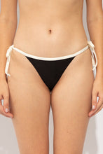 Carregar imagem no visualizador da galeria, Gallery: Rio De Sol Calcinha Bottom Bold-Black Cheeky-Tie-Vies
