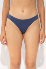 Carregar imagem no visualizador da galeria, Gallery: Rio De Sol Calcinha Bottom Carmel-Blue Essential-Comfy