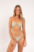 Carregar imagem no visualizador da galeria, Model Front: Rio De Sol Soutien Top Brisa-Pistache Sara
