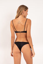 Carregar imagem no visualizador da galeria, Model Back: Rio De Sol Calcinha Bottom Shimmer-Black Cheeky-Tie-Gold