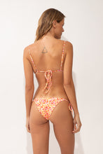 Carregar imagem no visualizador da galeria, Model Back: Rio De Sol Soutien Top Ditsy-Butter Lia