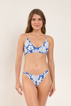 Carregar imagem no visualizador da galeria, Model Front: Wednesday In Hawaii By Rio De Sol Soutien Top Pua-Pacifica Hana