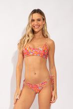 Carregar imagem no visualizador da galeria, Model Front: Rio De Sol Soutien Top Rio-Pop Liv