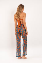 Carregar imagem no visualizador da galeria, Model Back: Rio De Sol Calça De Praia Luma Pants Lana