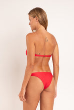 Carregar imagem no visualizador da galeria, Model Back: Rio De Sol Set Set Microfibra-Chic-Red Bandeau-Joy Leblon