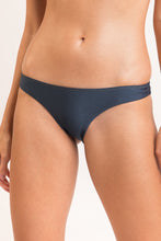 Carregar imagem no visualizador da galeria, Gallery: Rio De Sol Calcinha Bottom Shimmer-Shark Essential-Comfy