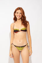Carregar imagem no visualizador da galeria, Model Front: Rio De Sol Soutien Top Vibe-Terra Zaya