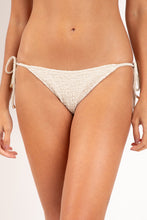 Carregar imagem no visualizador da galeria, Gallery: Rio De Sol Calcinha Bottom Brisa-Offwhite Lacinho