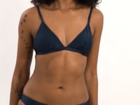 Carregar e reproduzir vídeo no visualizador da galeria, Video: Rio De Sol Calcinha Bottom Shimmer-Shark Essential-Comfy