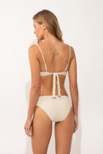 Carregar imagem no visualizador da galeria, Model Back: Rio De Sol Calcinha Bottom Brisa-Offwhite Essential-Comfy