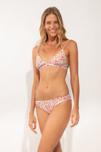 Carregar imagem no visualizador da galeria, Model Front: Rio De Sol Calcinha Bottom Ditsy-Sky Essential-Comfy
