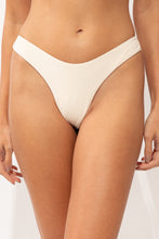 Carregar imagem no visualizador da galeria, Gallery: Rio De Sol Calcinha Bottom Malibu-Natural Nara