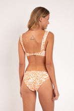 Carregar imagem no visualizador da galeria, Model Back: Rio De Sol Calcinha Bottom Sahari Essential-Comfy