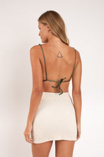 Carregar imagem no visualizador da galeria, Model Back: Rio De Sol Saia Brisa-Offwhite Rubi Skirt