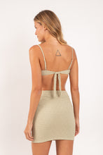 Carregar imagem no visualizador da galeria, Model Back: Rio De Sol Saia Brisa-Pistache Rubi Skirt