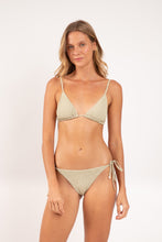 Carregar imagem no visualizador da galeria, Model Front: Rio De Sol Soutien Top Brisa-Pistache Lia