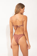 Carregar imagem no visualizador da galeria, Model Back: Rio De Sol Soutien Top Kiko-Coco Shell
