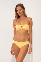 Carregar imagem no visualizador da galeria, Model Front: Rio De Sol Soutien Top Lilikoi Lani