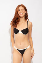 Carregar imagem no visualizador da galeria, Model Front: Rio De Sol Soutien Top Bold-Black Zaya-Vies
