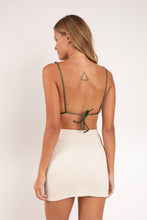 Carregar imagem no visualizador da galeria, Model Back: Rio De Sol Saia Brisa-Offwhite Rubi Skirt
