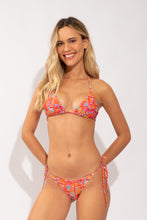 Carregar imagem no visualizador da galeria, Model Front: Rio De Sol Soutien Top Rio-Pop Tri-Inv
