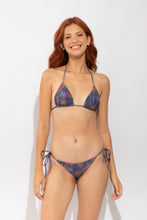 Carregar imagem no visualizador da galeria, Model Front: Rio De Sol Calcinha Bottom Coqueiro Ibiza-Comfy
