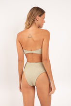 Carregar imagem no visualizador da galeria, Model Back: Rio De Sol Calcinha Bottom Brisa-Pistache Hotpants

