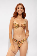 Carregar imagem no visualizador da galeria, Model Front: Rio De Sol Soutien Top Yellow-Feline Zaya
