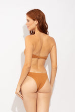 Carregar imagem no visualizador da galeria, Model Back: Rio De Sol Soutien Top Brisa-Caramelo Sara
