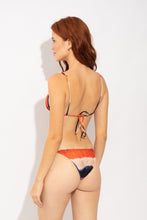 Carregar imagem no visualizador da galeria, Model Back: Rio De Sol Calcinha Bottom Vibe-Solar Essential-Noa
