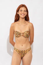 Carregar imagem no visualizador da galeria, Model Front: Rio De Sol Calcinha Bottom Yellow-Feline Essential-Comfy

