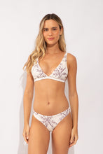 Carregar imagem no visualizador da galeria, Model Front: Rio De Sol Calcinha Bottom Musa Essential-Comfy
