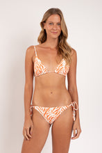 Carregar imagem no visualizador da galeria, Model Front: Rio De Sol Calcinha Bottom Sahari Ibiza-Comfy
