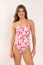 Carregar imagem no visualizador da galeria, Model Front: Wednesday In Hawaii By Rio De Sol Maiô Pua-Hibiscus Aloha
