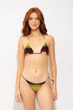 Carregar imagem no visualizador da galeria, Model Front: Rio De Sol Soutien Top Vibe-Terra Tri-Inv
