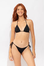 Carregar imagem no visualizador da galeria, Model Front: Rio De Sol Calcinha Bottom Solar-Black Ibiza-Comfy
