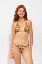 Carregar imagem no visualizador da galeria, Model Front: Rio De Sol Calcinha Bottom Yellow-Feline Mel
