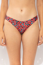 Carregar imagem no visualizador da galeria, Gallery: Rio De Sol Calcinha Bottom Coral-Feline Essential-Comfy
