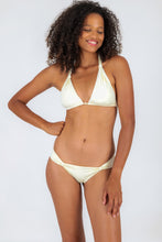 Carregar imagem no visualizador da galeria, Model Front: Rio De Sol Set Set Off-White Mel
