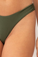 Carregar imagem no visualizador da galeria, Image 06: Rio De Sol Calcinha Bottom Shimmer-Croco Nara
