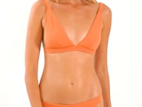 Carregar e reproduzir vídeo no visualizador da galeria, Video: Rio De Sol Calcinha Bottom Sand-Argila Leblon
