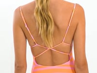 Carregar e reproduzir vídeo no visualizador da galeria, Video: Rio De Sol Xuxinha (Acessório De Cabelo) Solea Scrunchie
