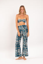 Carregar imagem no visualizador da galeria, Model Front: Rio De Sol Calça De Praia Azule Murana Pants
