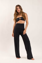 Carregar imagem no visualizador da galeria, Model Front: Rio De Sol Calça De Praia Black Pants Knot
