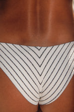 Carregar imagem no visualizador da galeria, Image 12: Rio De Sol Calcinha Bottom Linea-White Cheeky-Tie
