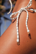 Carregar imagem no visualizador da galeria, Image 13: Rio De Sol Calcinha Bottom Linea-White Cheeky-Tie
