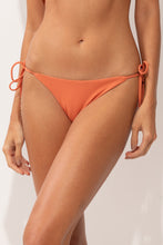Carregar imagem no visualizador da galeria, Gallery: Rio De Sol Calcinha Bottom Sand-Argila Lacinho
