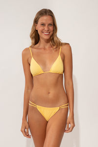 Model Front: Rio De Sol Set Set Lilikoi Ana Isla