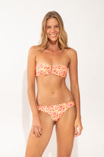 Carregar imagem no visualizador da galeria, Model Front: Rio De Sol Soutien Top Ditsy-Butter Sara
