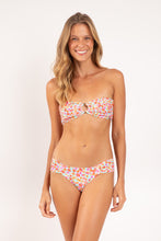 Carregar imagem no visualizador da galeria, Model Front: Rio De Sol Soutien Top Ditsy-Sky Mavi
